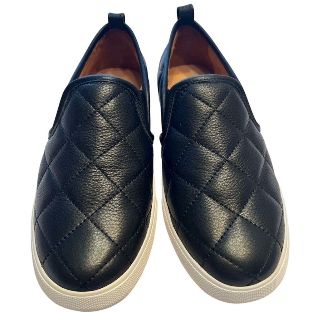 L’Amour Des Pieds Kamada Sneaker in size 6.5M